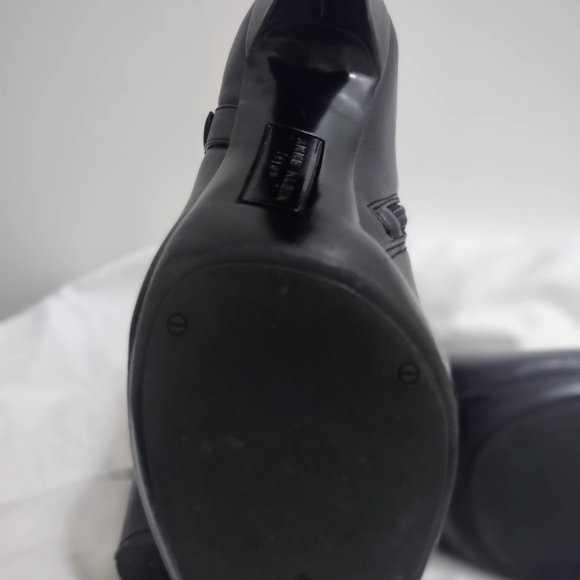 Anne Klein booties - Picture 3 of 4